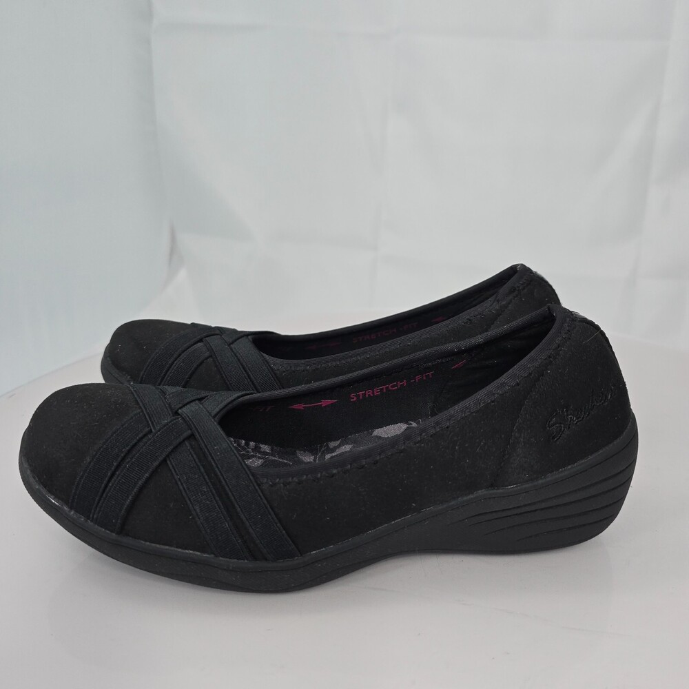 Skechers Women 5.5 Slip-On Kiss -Make Out Comfort Flats/Wedges Black